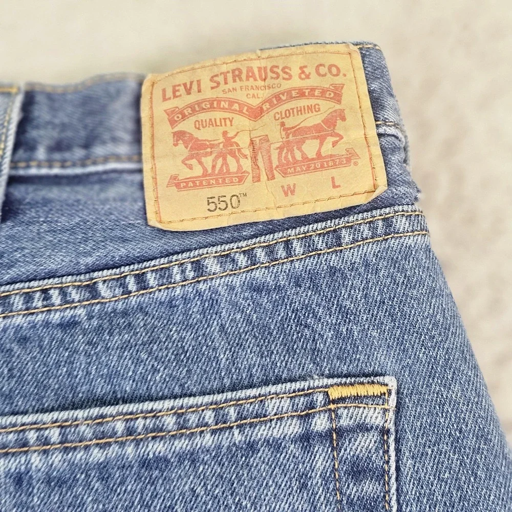 Levis 550 Jeans Mens 44x34 Blue Relaxed Fit Tapered Denim Medium Wash‎ Pants